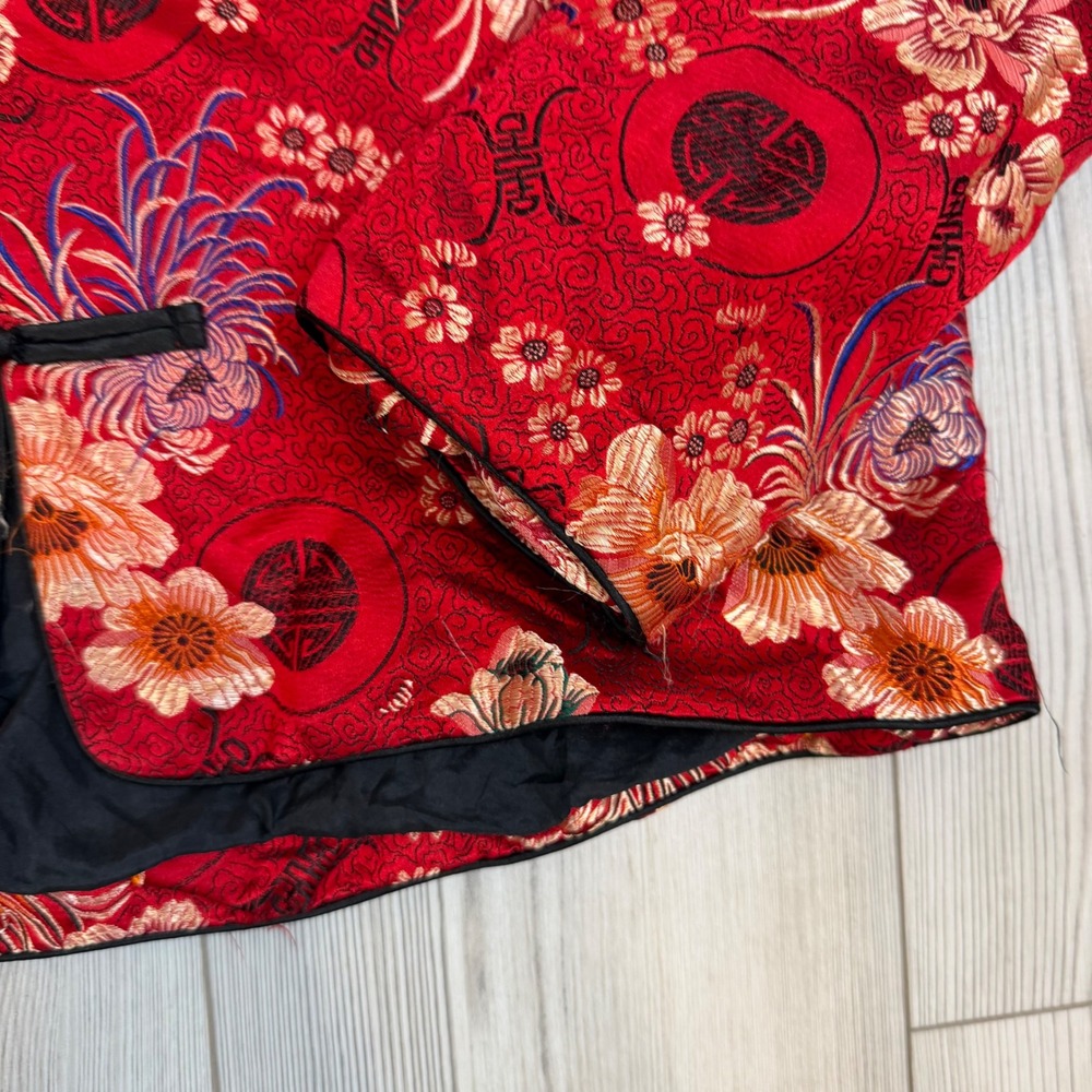 Chico's Red Silk Blend Chinoiserie Floral Frog Closure Jacket Size 1 - Picture 5 of 10